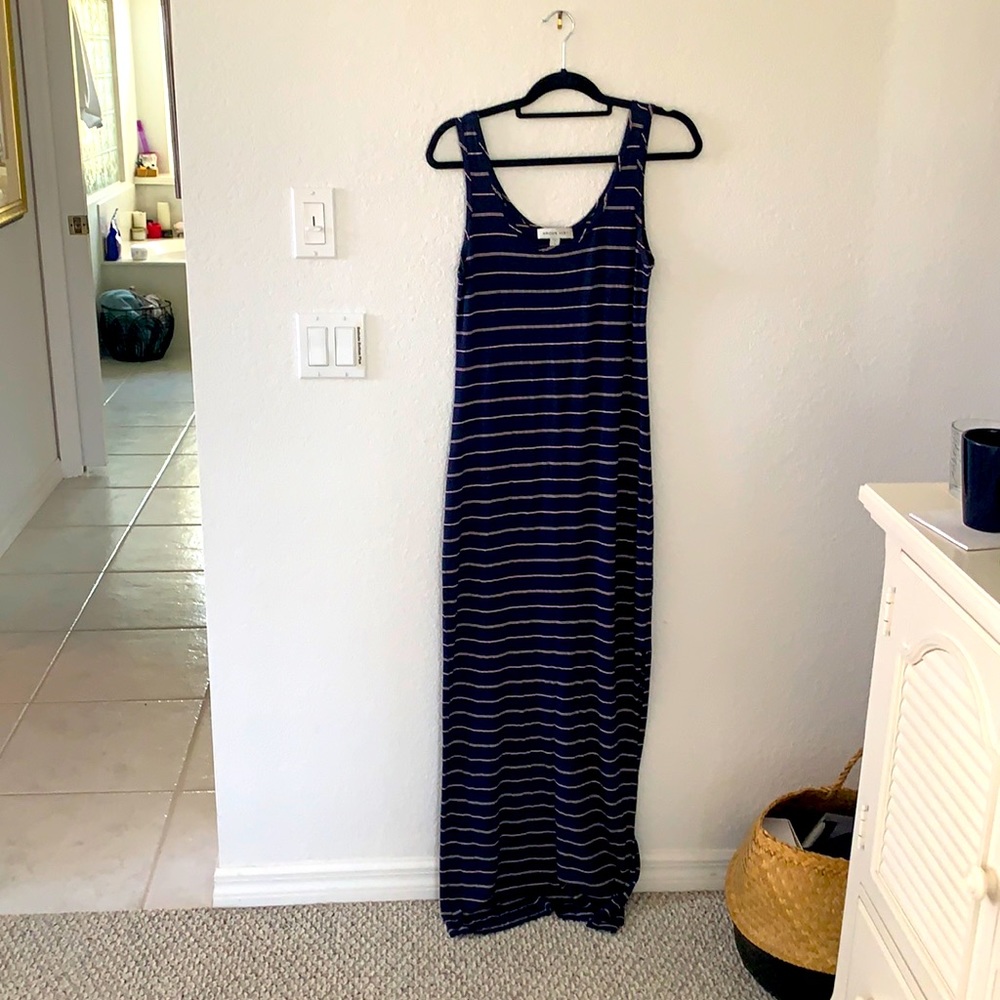 AMOUR VERT, MAXI DRESS, SMALL, navy and pink vertical maxi dress.